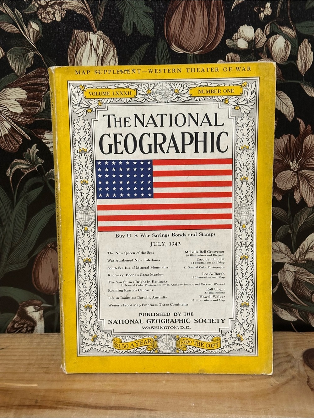1942 JULY THE NATIONAL GEOGRAPHIC MAGAZINE - AMERICAN FLAG COVER - O 896C